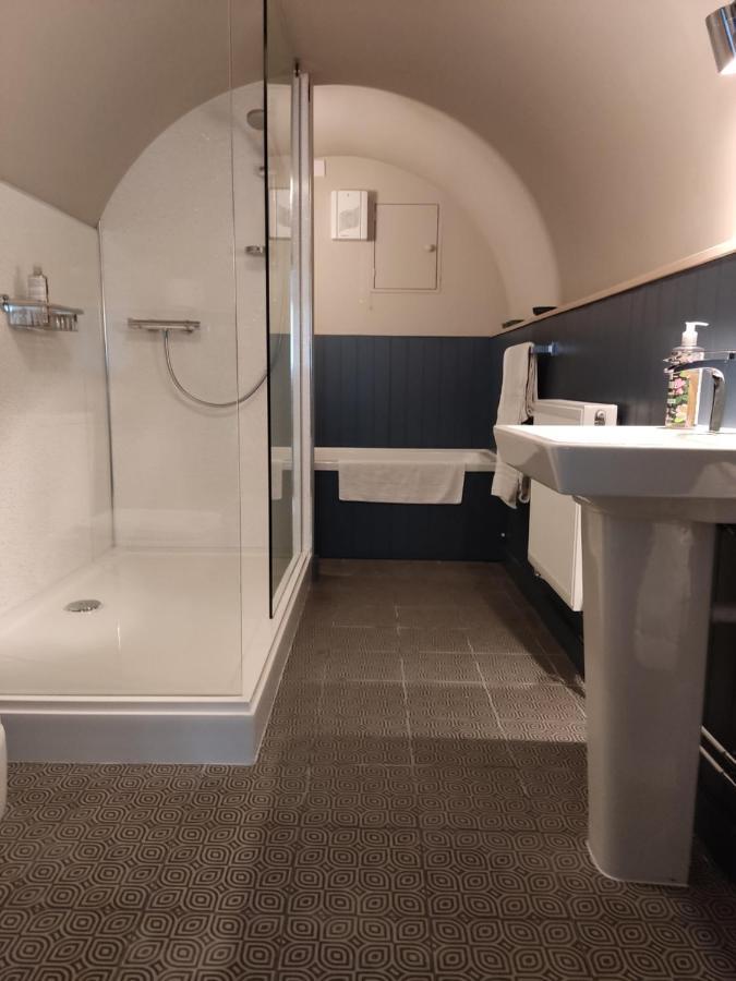 Beautiful Quiet Room In The Heart Of هولمفيرث المظهر الخارجي الصورة