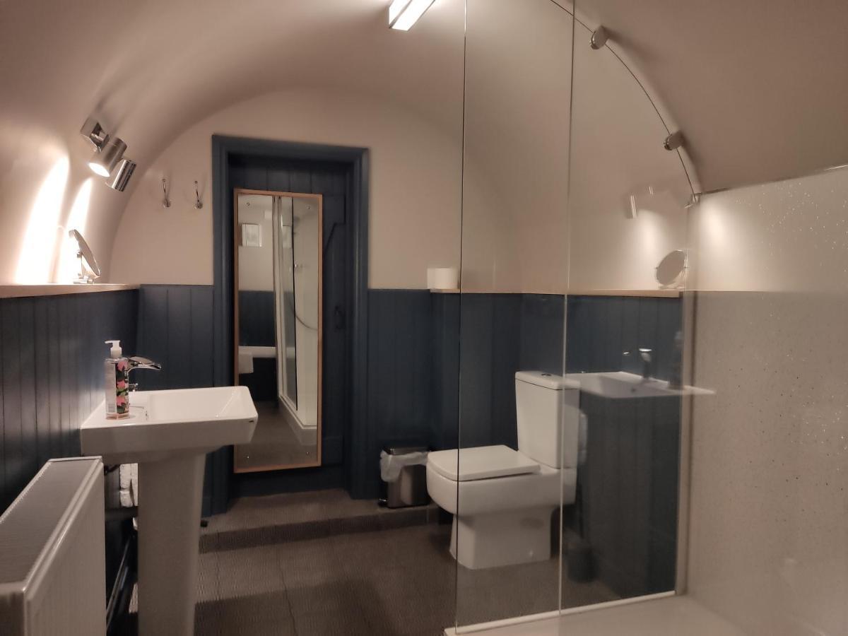 Beautiful Quiet Room In The Heart Of هولمفيرث المظهر الخارجي الصورة